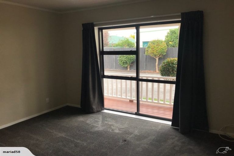 Photo of property in 2/56 West Street, Pukekohe, 2120