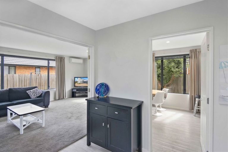 Photo of property in 40a Sawyers Arms Road, Northcote, Christchurch, 8052