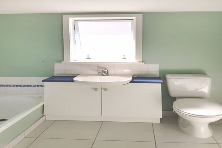 Photo of property in 11 Enticott Place, Huntsbury, Christchurch, 8022