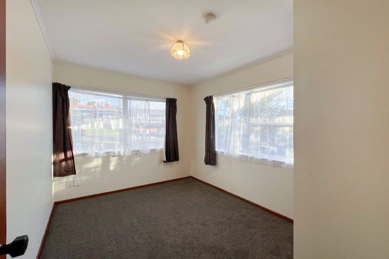 Photo of property in 82 Shoreham Street, Avondale, Auckland, 0600