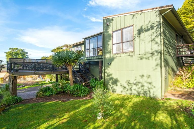 Photo of property in 8 Trelawny Place, Hillcrest, Auckland, 0627