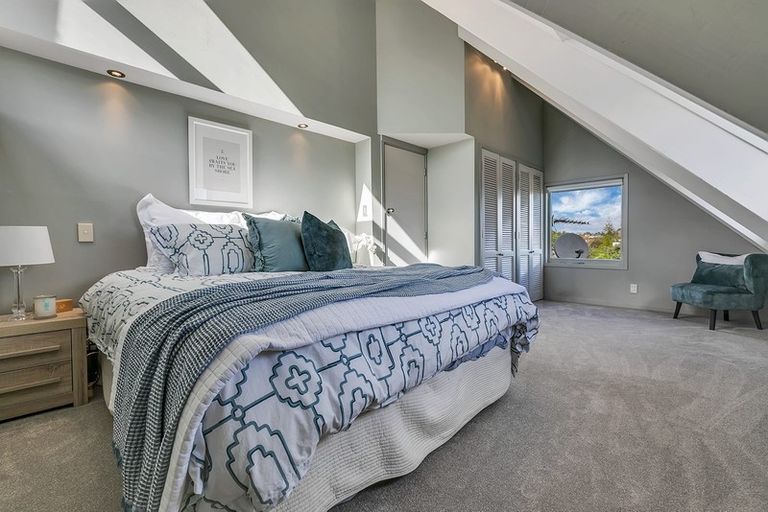 Photo of property in 1/33 Beach Haven Road, Beach Haven, Auckland, 0626