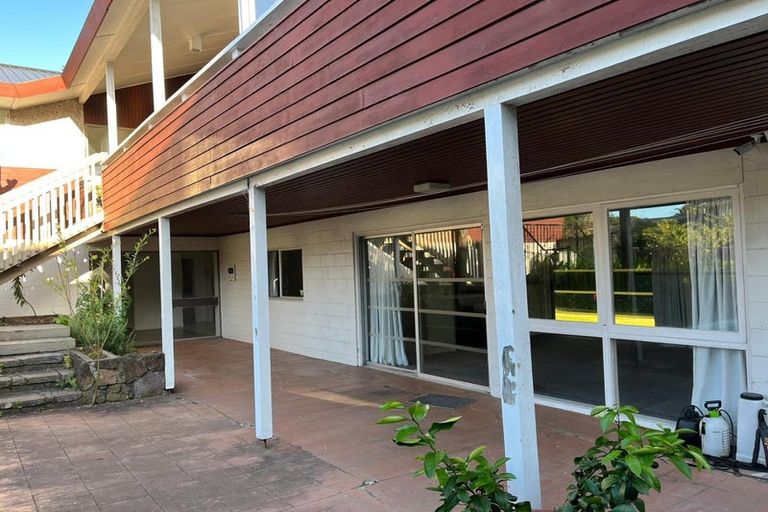 Photo of property in 27 Walpole Avenue, Hillpark, Auckland, 2102