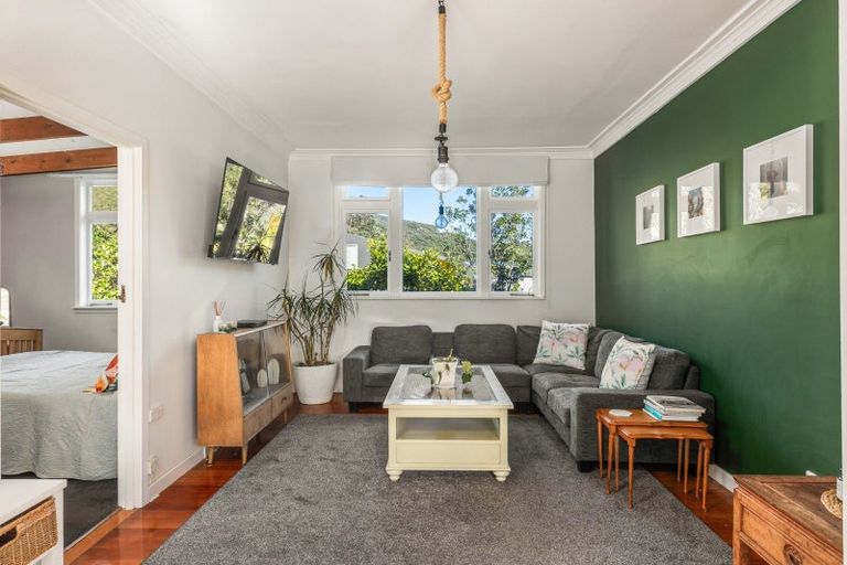 Photo of property in 32 Karekare Road, Karekare, New Lynn, 0772
