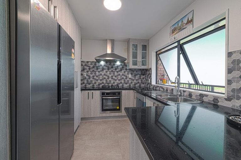 Photo of property in 52d Arimu Road, Papakura, 2110