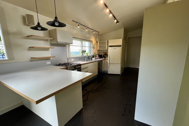 Photo of property in 14 Edge Hill, Mount Victoria, Wellington, 6011