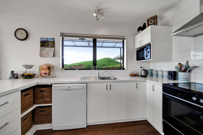 Photo of property in 1091 Upland Road, Egmont Village, Inglewood, 4386