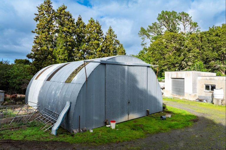 Photo of property in 348 Tauraroa Road, Maungakaramea, 0178