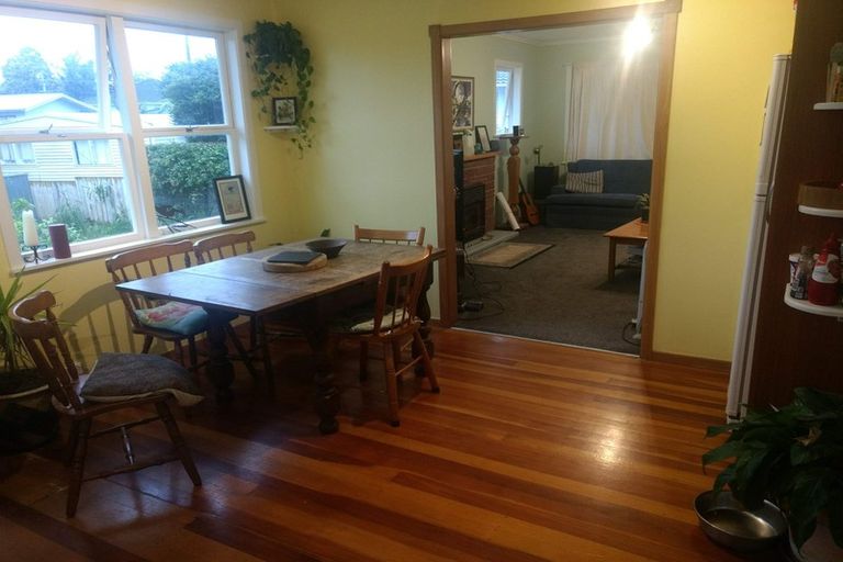 Photo of property in 38 Kelkirk Street, Kelston, Auckland, 0602