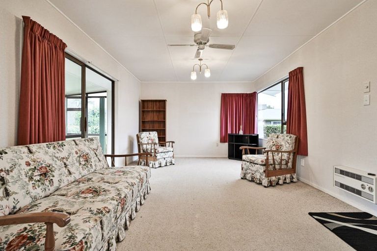 Photo of property in 2/36 Bristol Crescent, Flaxmere, Hastings, 4120