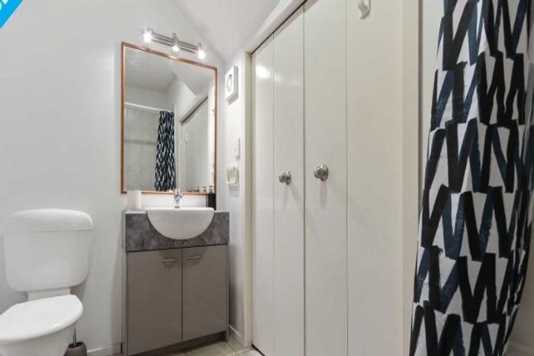 Photo of property in 2/206 Albany Highway, Schnapper Rock, Auckland, 0632