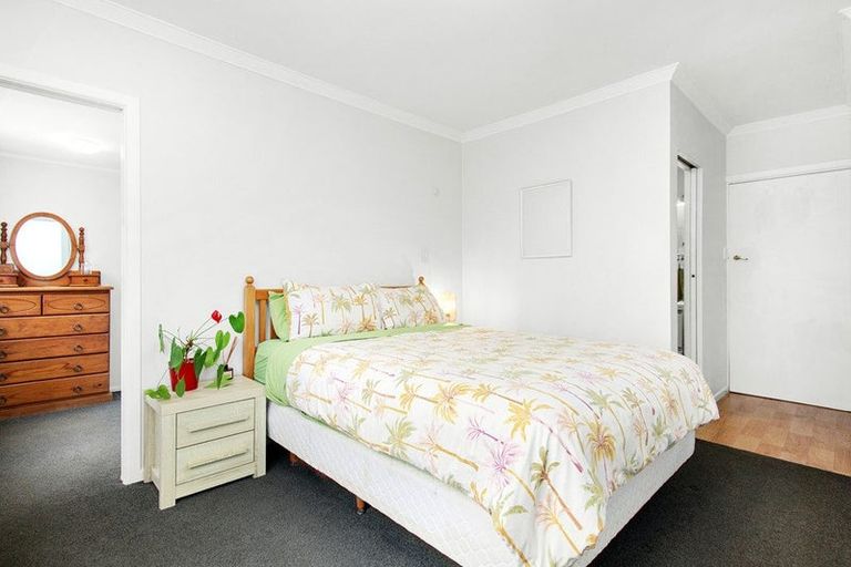 Photo of property in 33 Chester Road, Tawa, Wellington, 5028