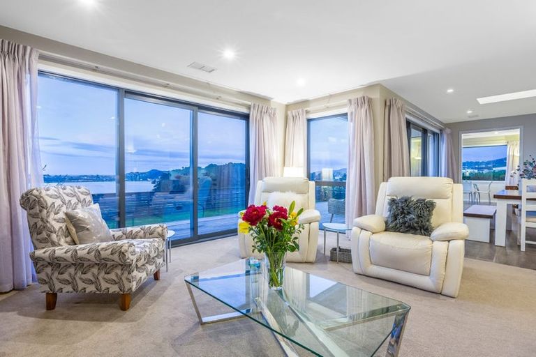 Photo of property in 20 Waitaria Terrace, Aotea, Porirua, 5024