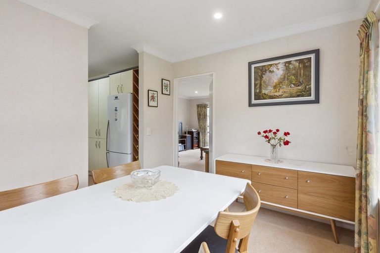 Photo of property in 25 Crown Hill, Paraparaumu, 5032