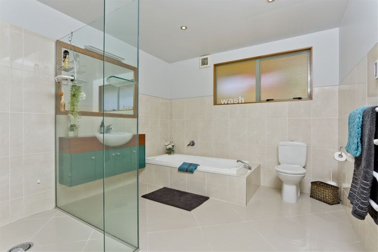 Photo of property in 2/14 Hastings Road, Mairangi Bay, Auckland, 0630