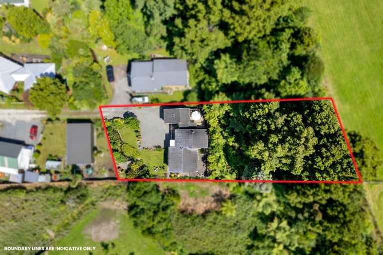 Photo of property in 128 Rahui Road, Otaki, 5512