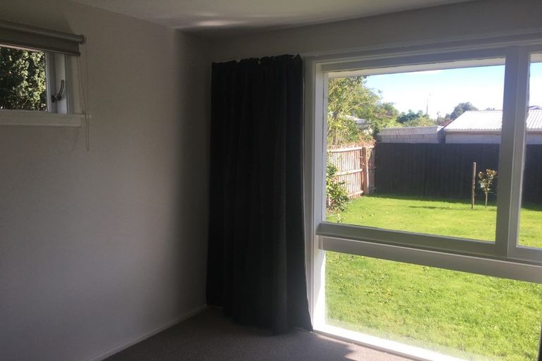 Photo of property in 2/7 Burrows Place, Ilam, Christchurch, 8041