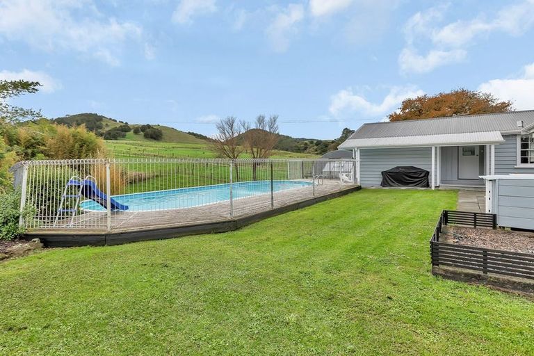 Photo of property in Taipuha Sett Road, Taipuha, Paparoa, 0571