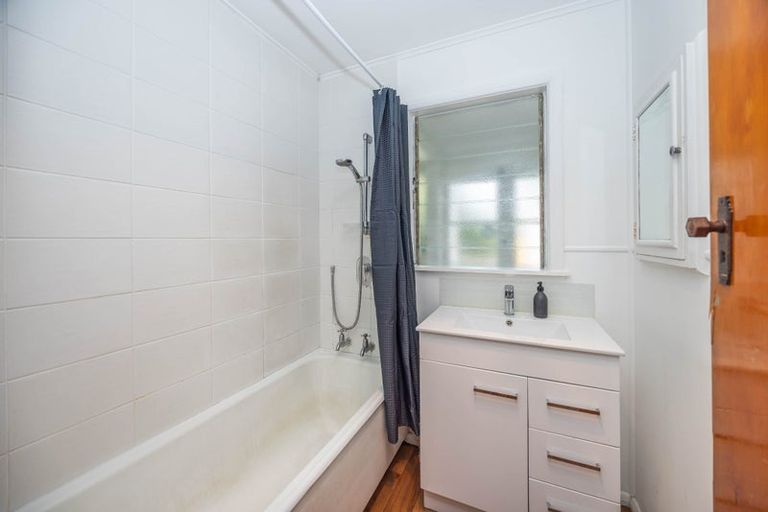 Photo of property in 12 Mcnicol Street, Fairfield, Hamilton, 3214