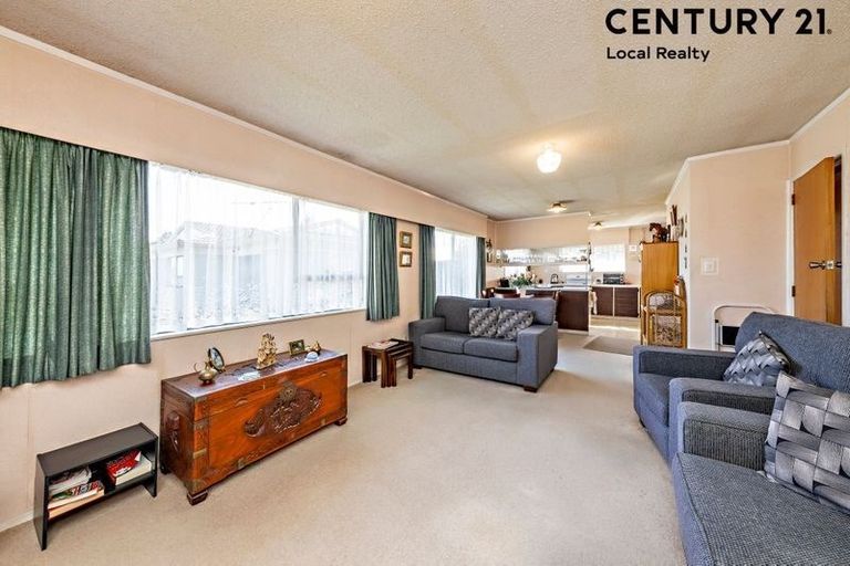 Photo of property in 2/69 Settlement Road, Papakura, 2110