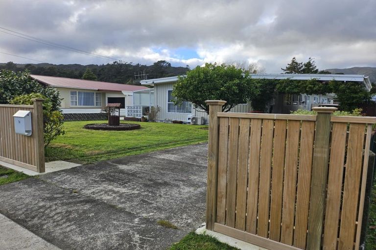 Photo of property in 7 Stanley Street, Wainuiomata, Lower Hutt, 5014