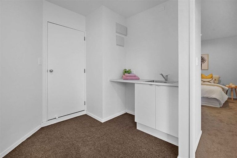 Photo of property in 5 Laura Kent Place, Woolston, Christchurch, 8023