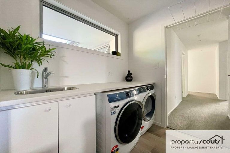 Photo of property in 55b Paynters Avenue, Strandon, New Plymouth, 4312