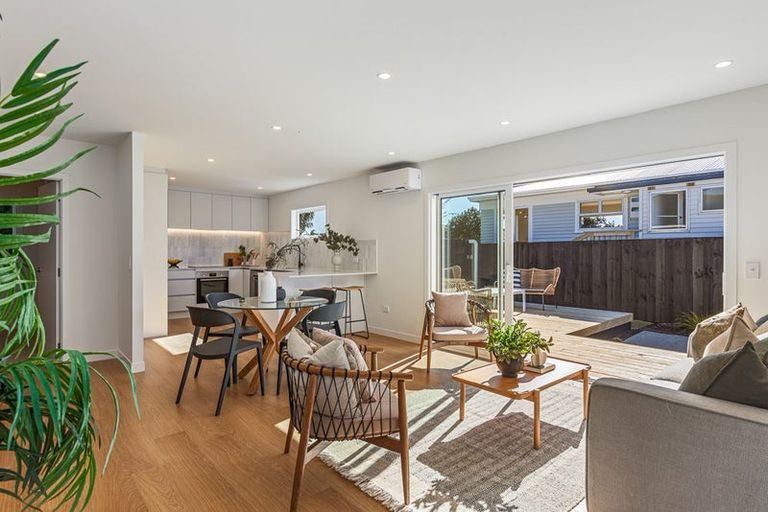 Photo of property in 17a Hamurana Place, Te Atatu Peninsula, Auckland, 0610