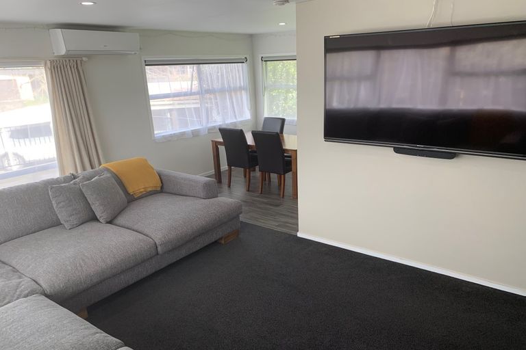 Photo of property in 1 Oxford Street, Tirau, 3410