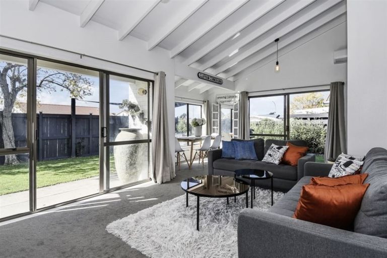 Photo of property in 3a Compton Place, Mount Maunganui, 3116