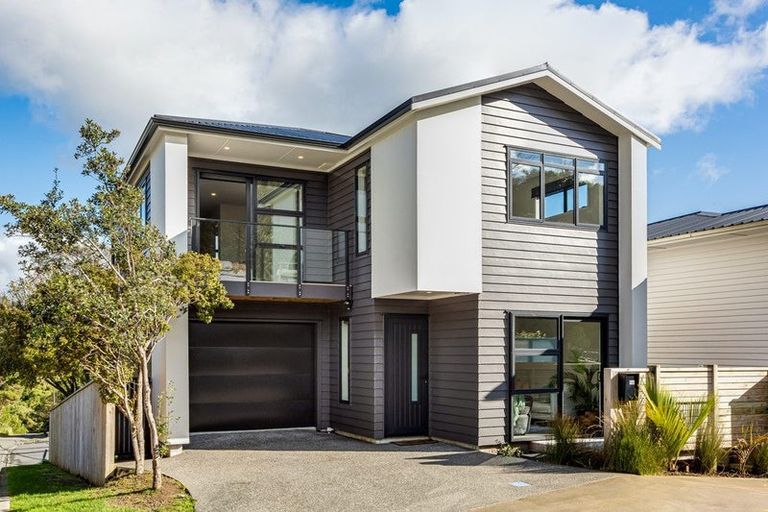 Photo of property in 11a Barberry Grove, Maungaraki, Lower Hutt, 5010