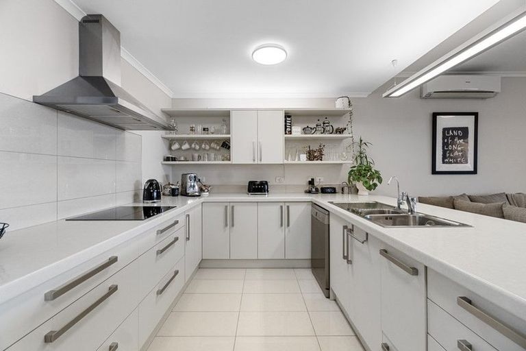 Photo of property in 4 Ruske Place, Grandview Heights, Hamilton, 3200