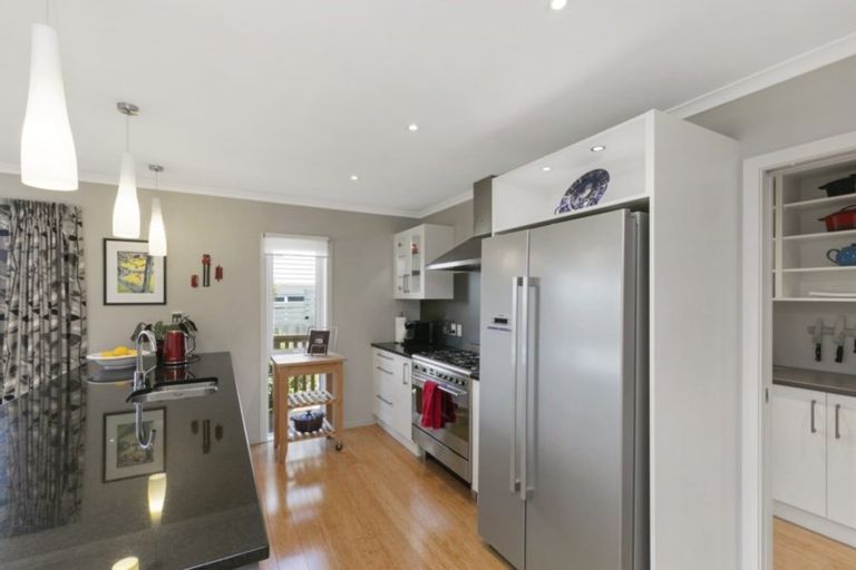 Photo of property in 86 Downing Street, Crofton Downs, Wellington, 6035