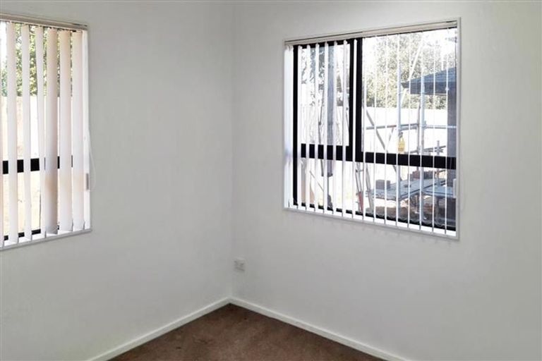 Photo of property in 63a Archibald Road, Kelston, Auckland, 0602