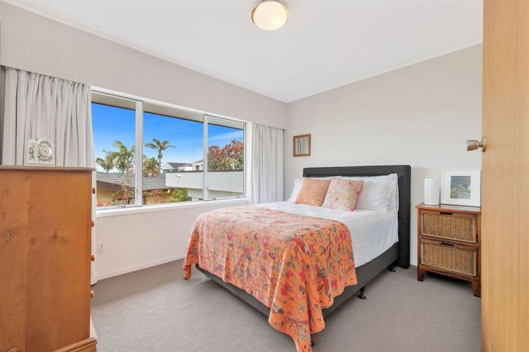 Photo of property in 20 Gulf Crest, Bucklands Beach, Auckland, 2012