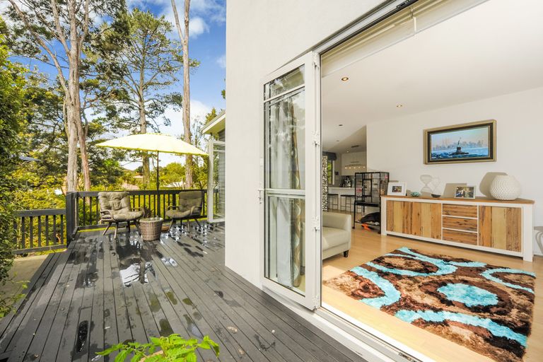 Photo of property in 20e Konini Road, Titirangi, Auckland, 0604