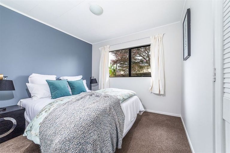 Photo of property in 30 Silverstone Place, Henderson, Auckland, 0612