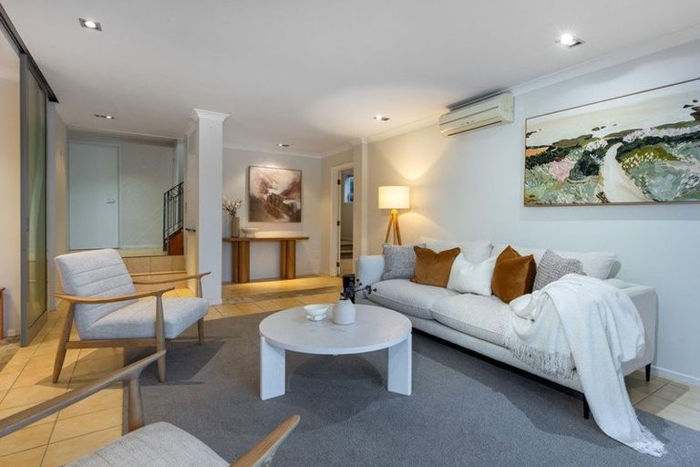 Photo of property in 147 Churchill Road, Rothesay Bay, Auckland, 0630