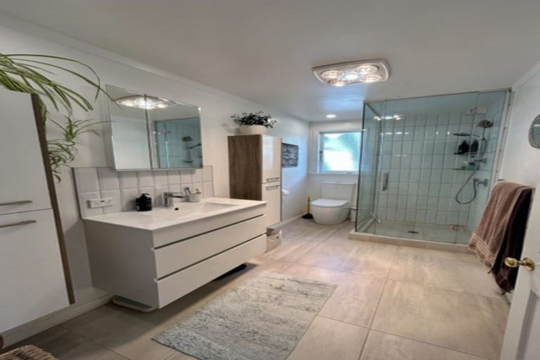 Photo of property in 13 Marine Parade, Eastbourne, Lower Hutt, 5013