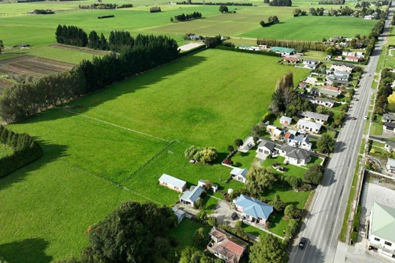 Photo of property in 93 Seaward Road, Edendale, 9825