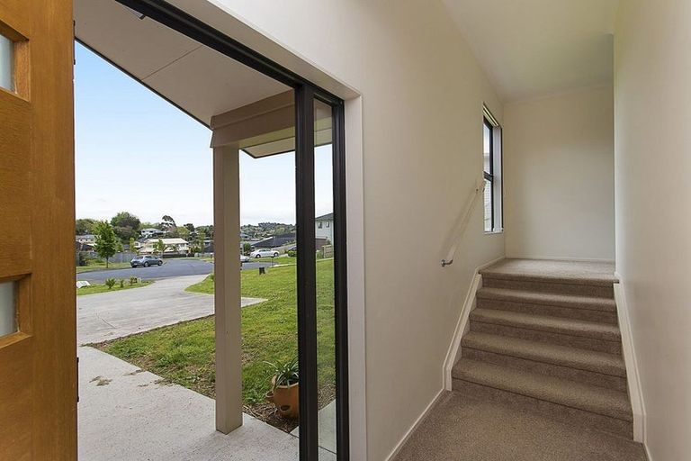 Photo of property in 44 Cape Vista Crescent, Pukekohe, 2120