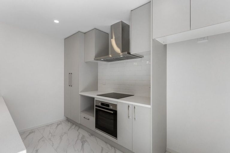 Photo of property in 47c Lynwood Road, New Lynn, Auckland, 0600