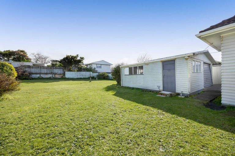 Photo of property in 10 Ramanui Avenue, Hawera, 4610