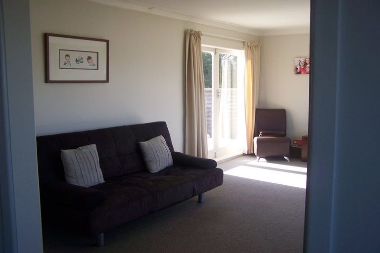 Photo of property in 7 Seymour Road, Mellons Bay, Auckland, 2014