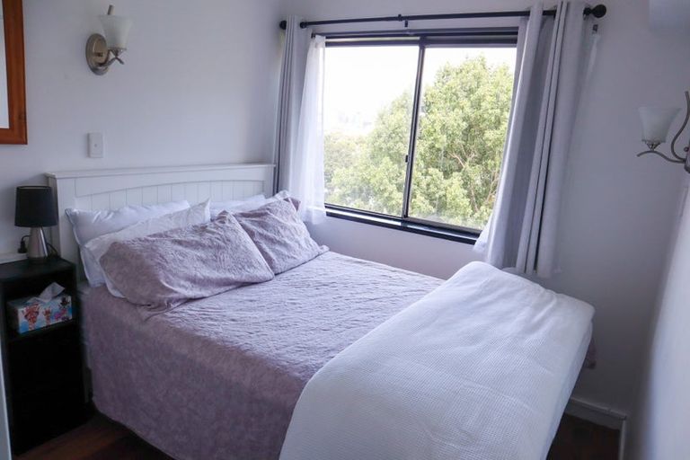 Photo of property in Mansfield Towers, 1 Grant Road, Thorndon, Wellington, 6011