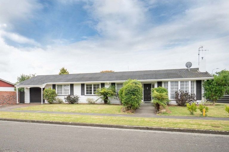 Photo of property in 1 Rakino Place, Awapuni, Palmerston North, 4412