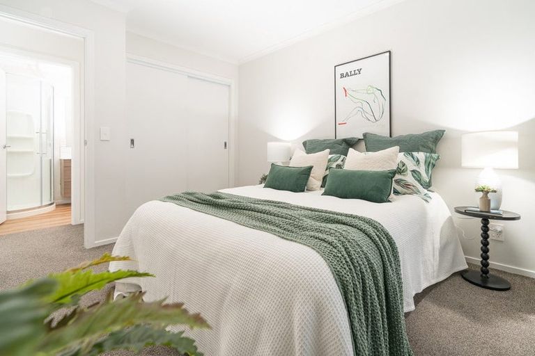 Photo of property in 13a Huia Street, Tawa, Wellington, 5028