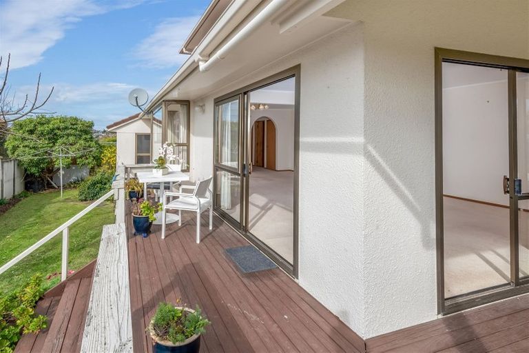 Photo of property in 1/47 Uxbridge Road, Mellons Bay, Auckland, 2014