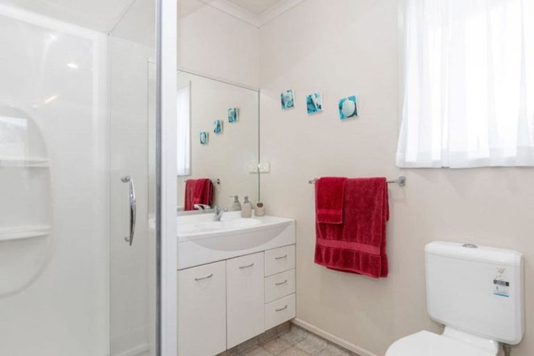 Photo of property in 48 Doncaster Drive, Papamoa Beach, Papamoa, 3118