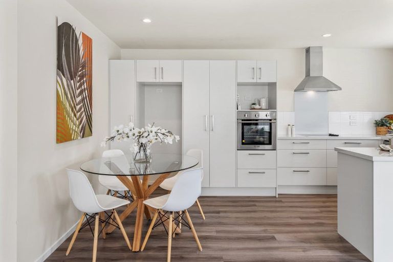 Photo of property in 12 Searells Road, Strowan, Christchurch, 8052